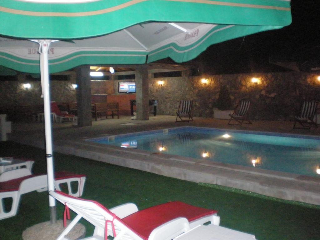Apartments Vila Lazarevic Tivat Exterior foto