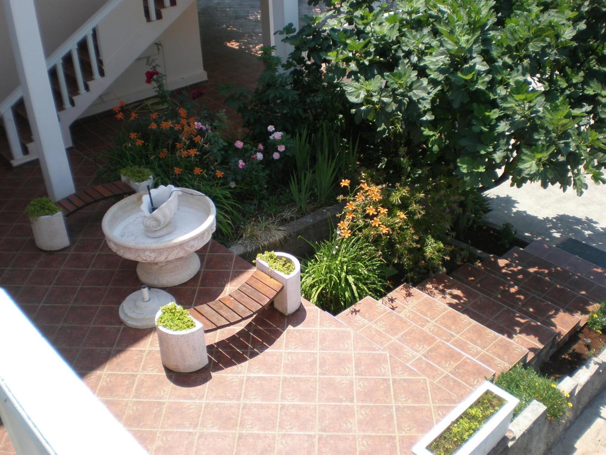 Apartments Vila Lazarevic Tivat Exterior foto