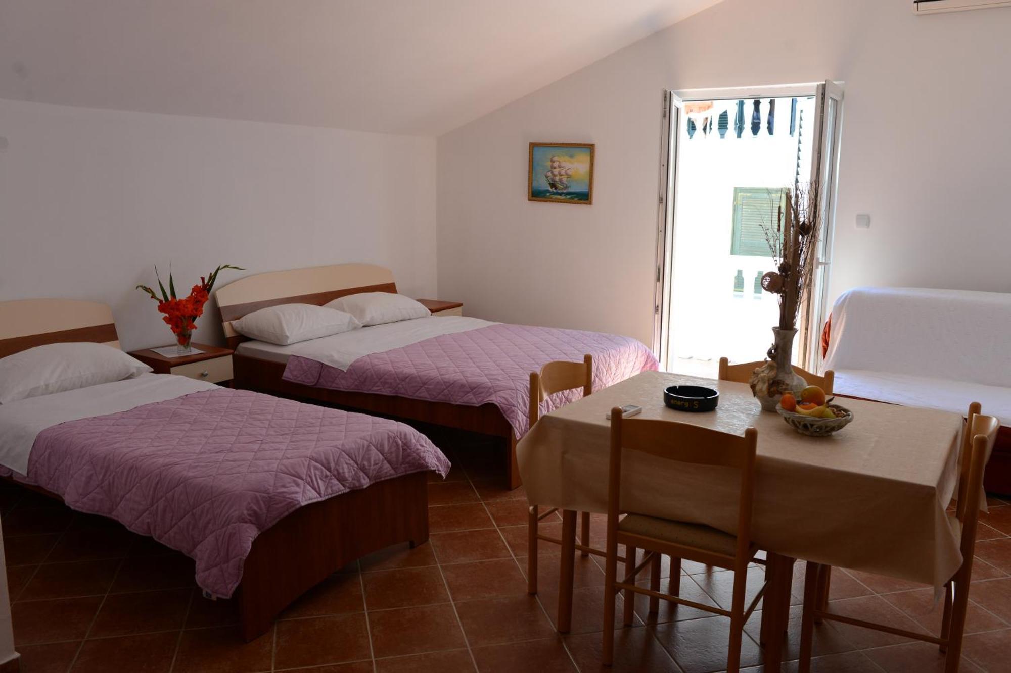 Apartments Vila Lazarevic Tivat Quarto foto