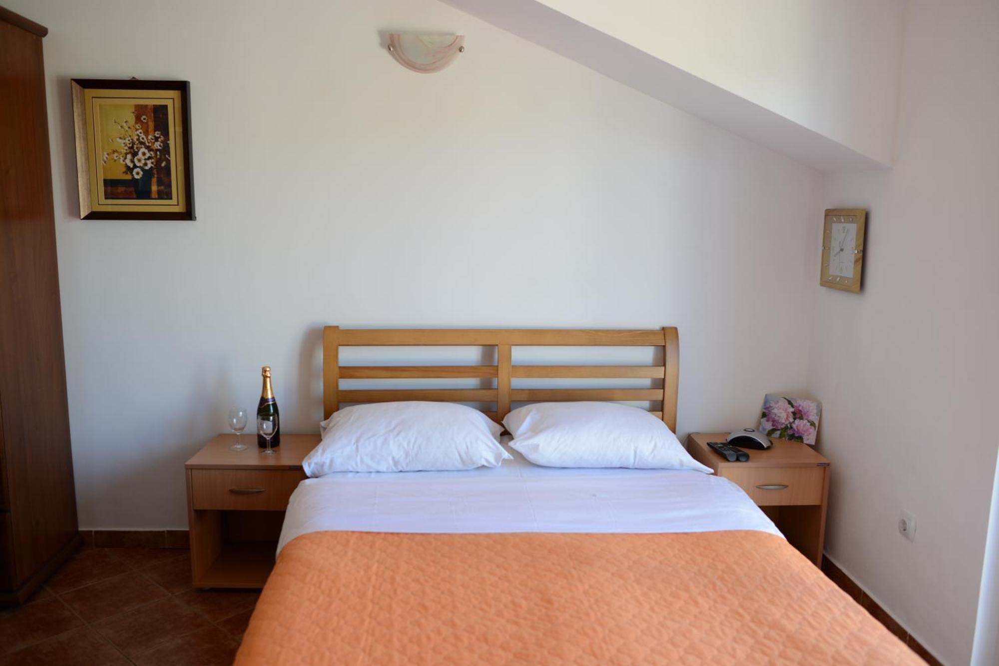 Apartments Vila Lazarevic Tivat Quarto foto