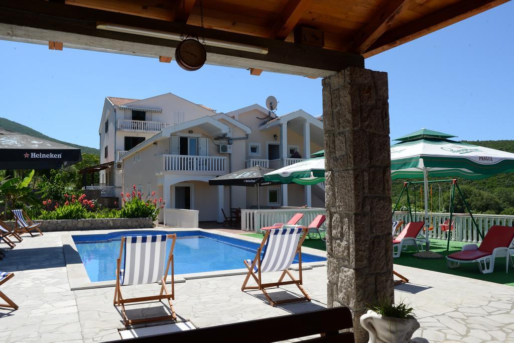 Apartments Vila Lazarevic Tivat Exterior foto
