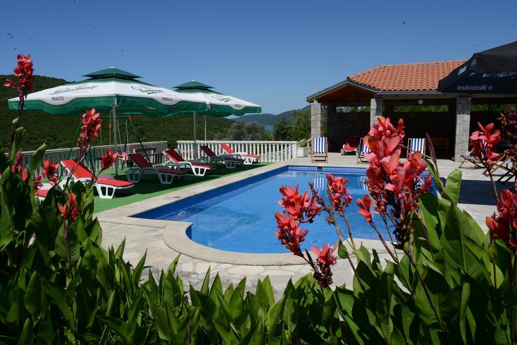 Apartments Vila Lazarevic Tivat Exterior foto