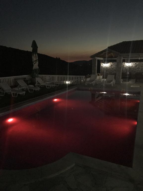 Apartments Vila Lazarevic Tivat Exterior foto