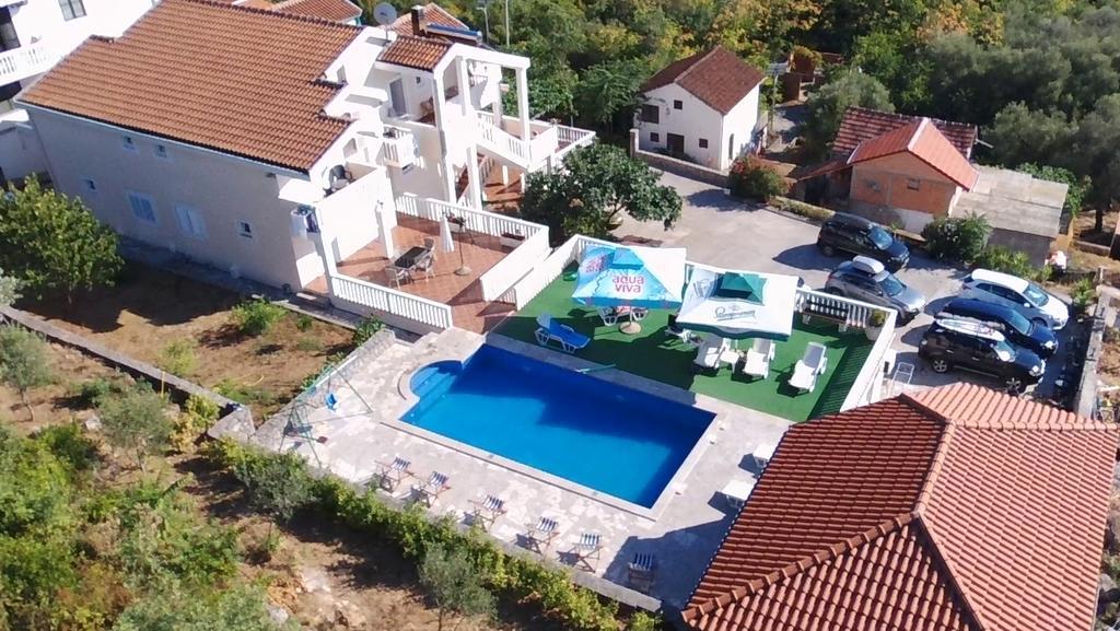 Apartments Vila Lazarevic Tivat Exterior foto