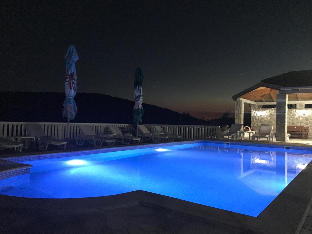 Apartments Vila Lazarevic Tivat Exterior foto