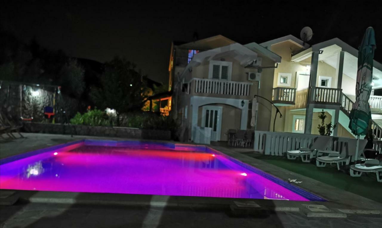 Apartments Vila Lazarevic Tivat Exterior foto